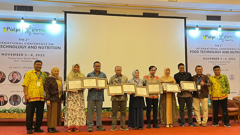 Dosen Departemen Ilmu Gizi FK Undip Juara 3 Nasional Academic Achievement PATPI Award 2023